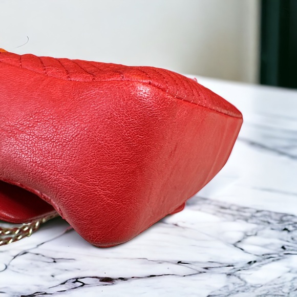 Chanel red chevron wrinkled leather small rectangular medallion chain bag - Picture 6 of 15